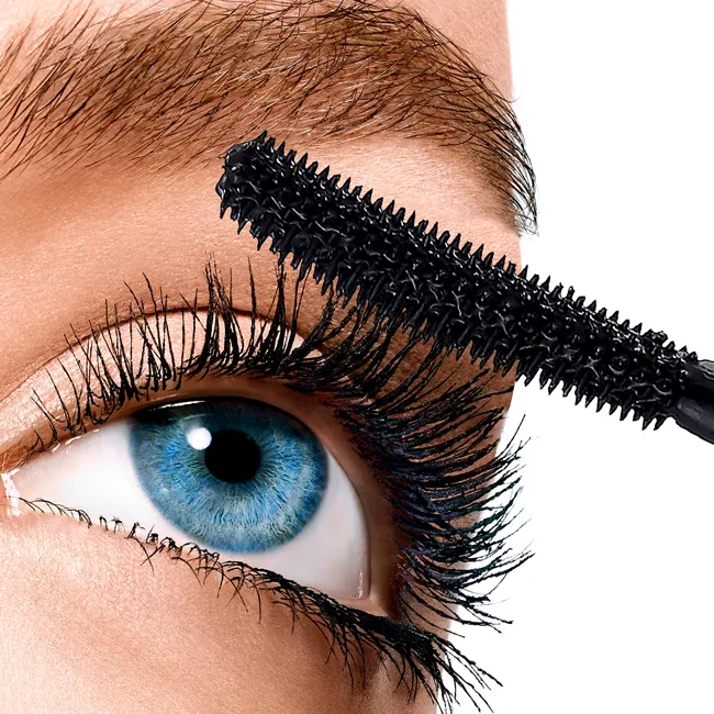 How can I prevent mascara from clumping?