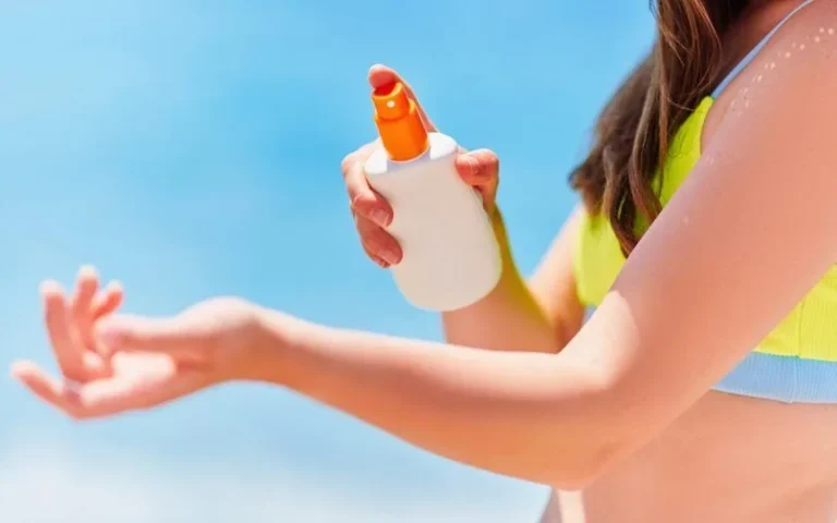 How long should I wait after applying sunscreen?