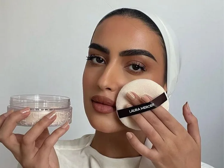 Setting Powder: What It Does for Your Face